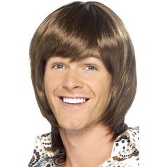  Brown 70's-style male wig featuring layered hair with a sweeping fringe, perfect for retro or disco-themed looks.