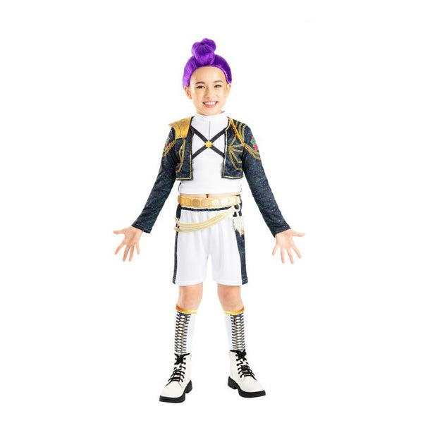 Child wearing K-Pop Demon Hunters Rumi gold deluxe costume