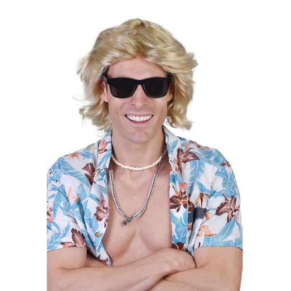 Short blonde men’s wig with flicked fringe and retro 70s style