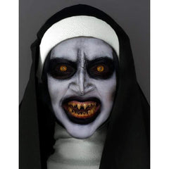 Close-up of Starry Eyed Werewolf contact lens design – perfect for Halloween.